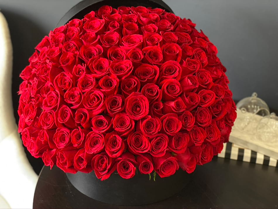 150 Red Roses In A Luxury Box