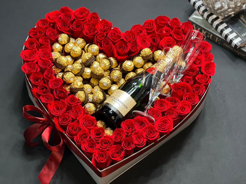 Large Heart Shaped Box With Red Roses Chocolates And Champagne 750Ml