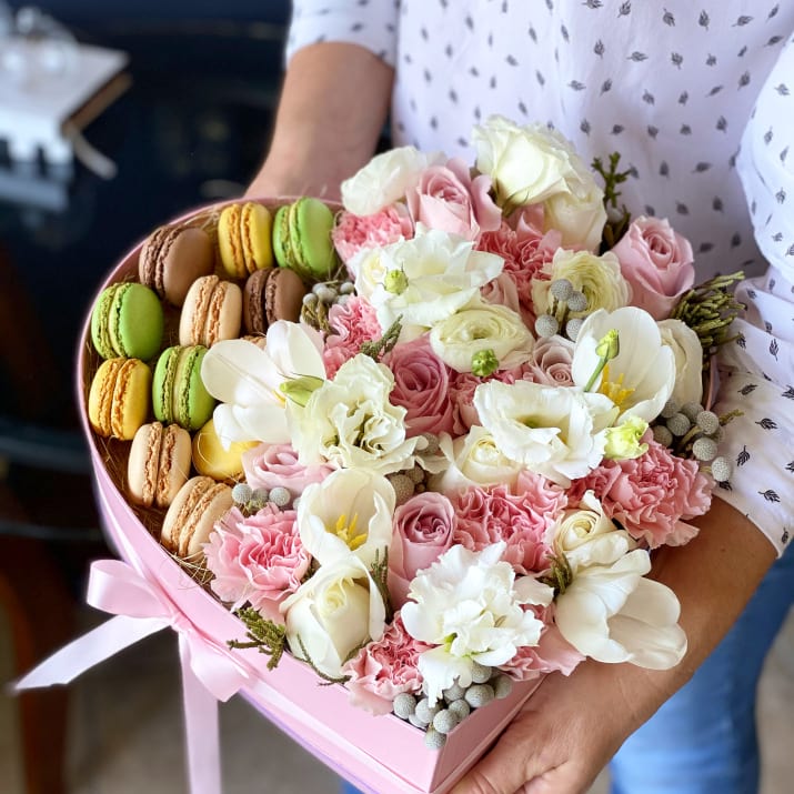 Elegant Gift Box With Fresh Flowers And Macaroons